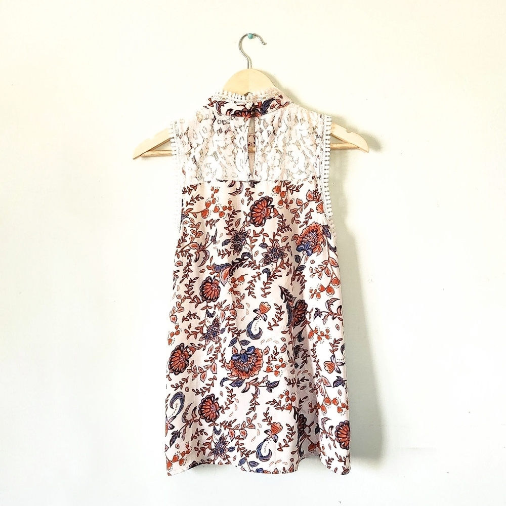 Self Esteem Cream Lace-Front Floral Sleeveless Top Sz L - Picture 2 of 6